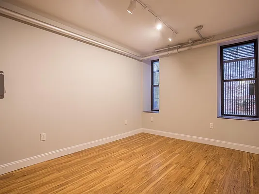 Rented by Compass | media 13