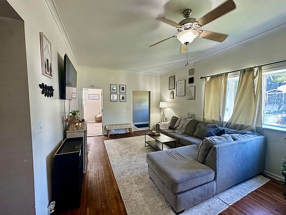 3rd image of 308 W Green St
