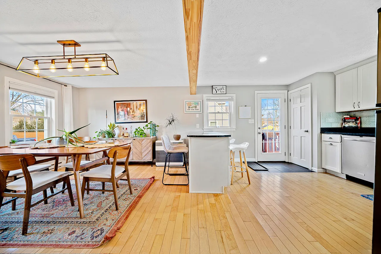 3 bed, 1268 sqft, $3,000 — Photo 3