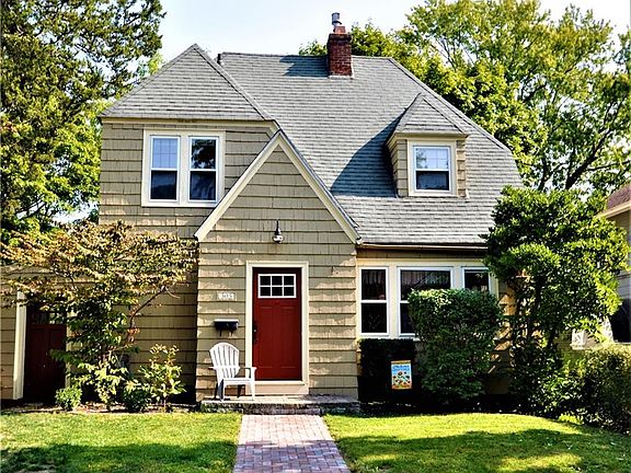 2nd image of 305 Crawford Ave