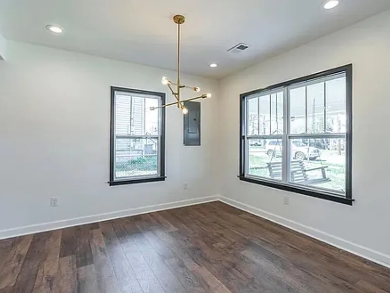 732 Bellaire Ave — Photo 8