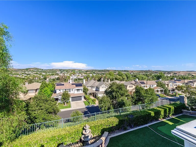 16 Pegasus Dr — Photo 34