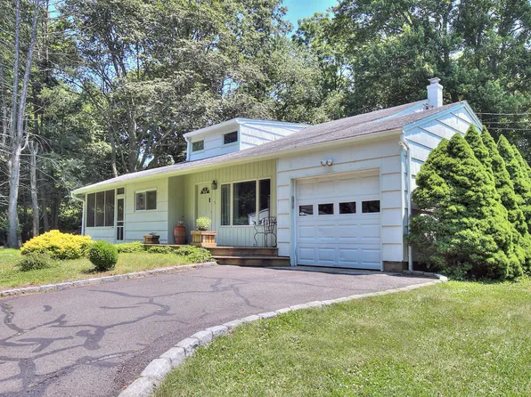 5 Guyer Rd, Westport, CT 06880