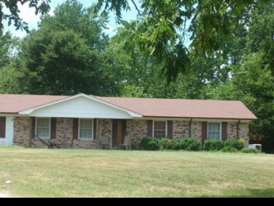 2nd image of 8055 Frankfort Rd