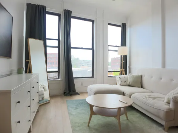 (undisclosed Address), Lynn, MA 01901