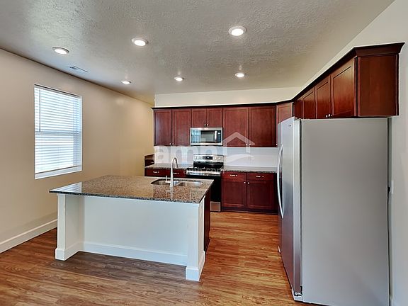 4th image of 2054 E Silverado Ln