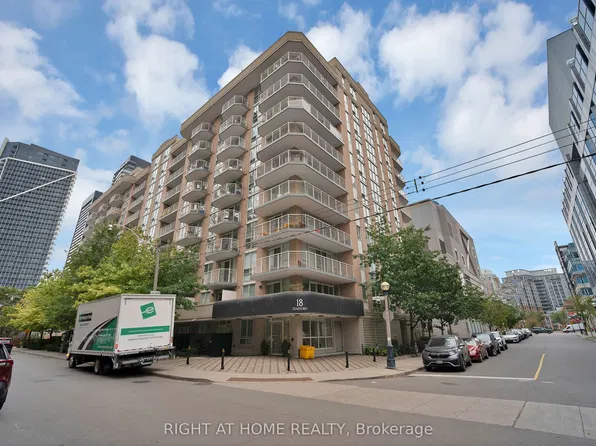18 Stafford St #406, Toronto, ON M5V 3W4