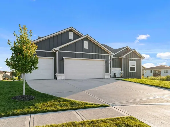1544 N 162nd Cir, Basehor, KS 66007