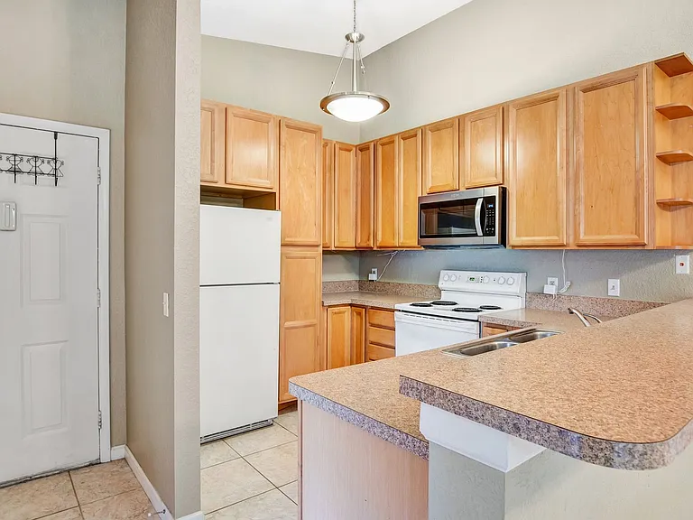 6019 Scotchwood Gln #204 — Photo 7