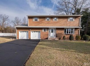 94 Ross Hall Blvd N, Piscataway, NJ 08854