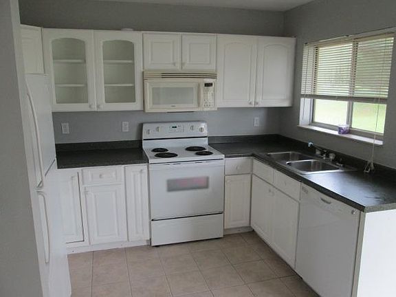 3rd image of 685 Highland Dr SW