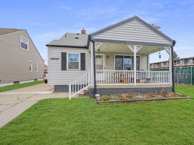 23821 Crossley Ave, Hazel Park, MI, 48030