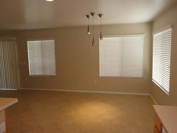4 bed, 3.0 bath, 2285 sqft, $2,710 — Photo 4