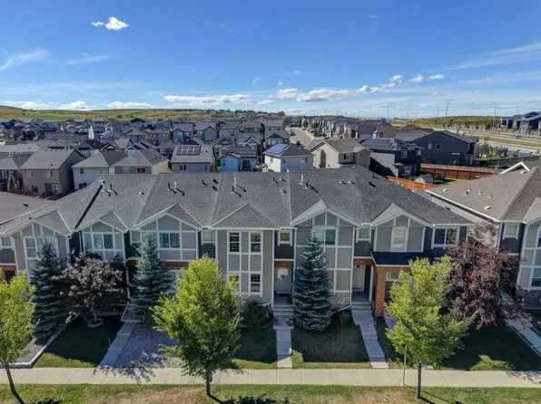 963 E Nolan Hill Blvd NW, Calgary, AB T3R 0W1