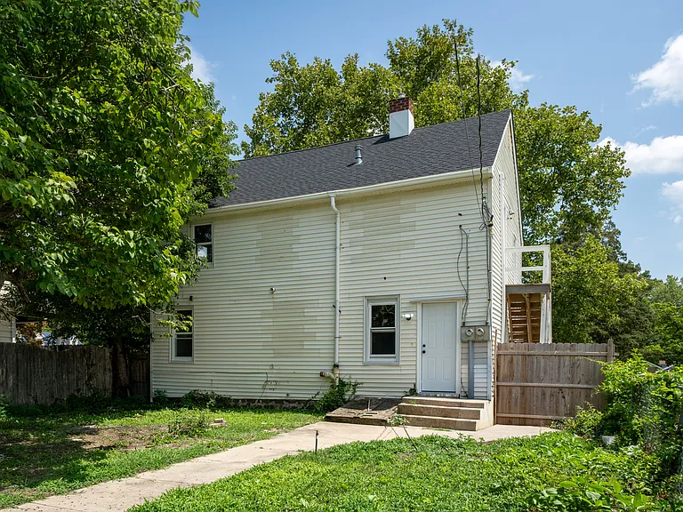 243-245 Cincinnati Ave — Photo 10