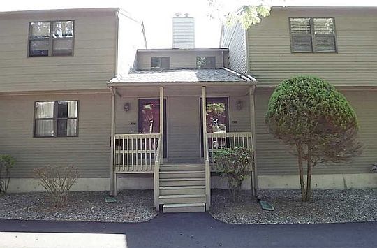 1st image of 2704 Pinewood Dr