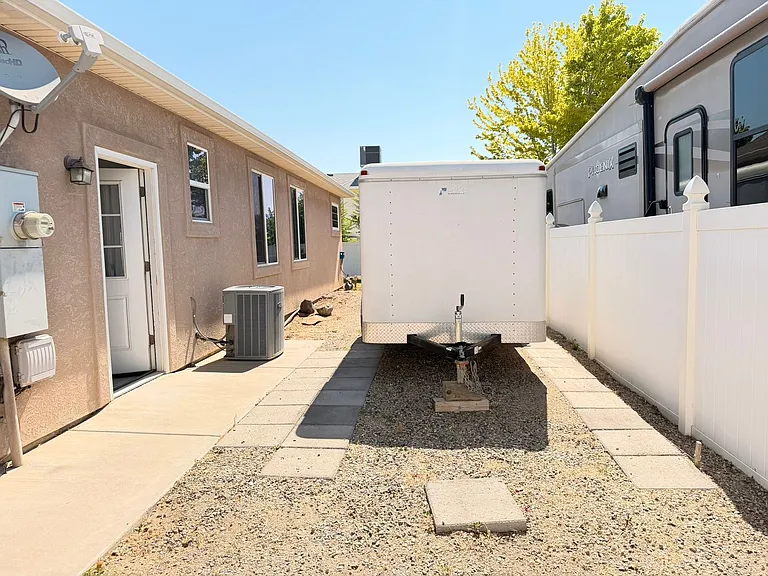 646 Cortney Way — Photo 34