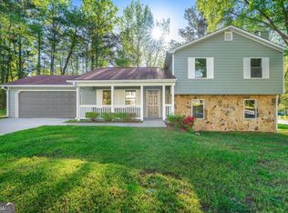 528 Pennylake Ln, Stone Mountain, GA 30087