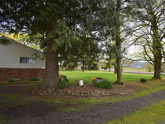 4th image of 34885 Lake Creek Dr
