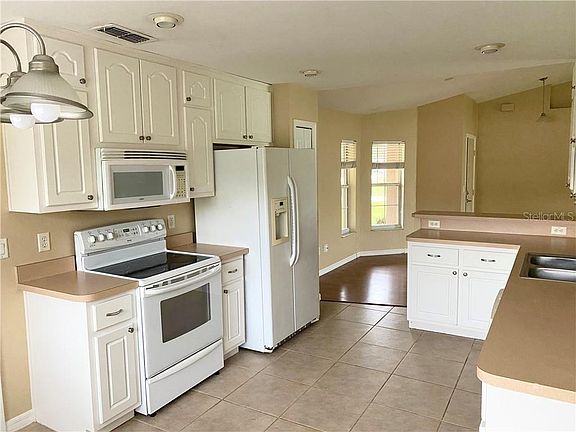 5th image of 8920 SE 156th St
