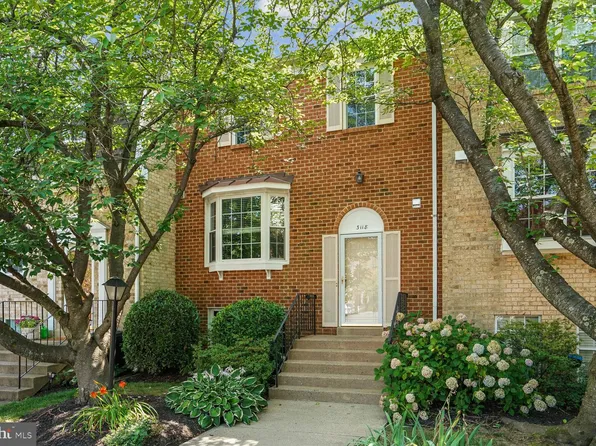 3118 Valentino Ct, Oakton, VA 22124