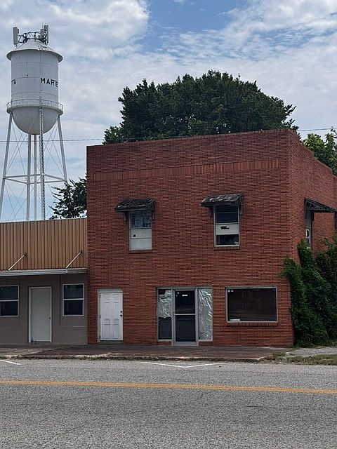 2nd image of 321 W Main St #0