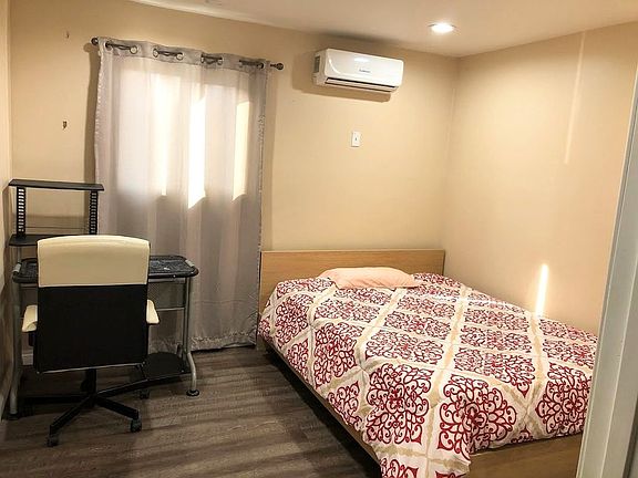 5th image of 1299 W 37th Dr Unit 1