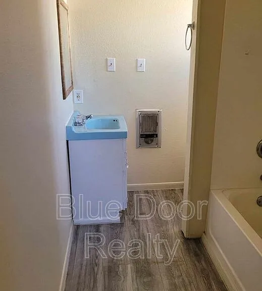 2018 Nancy St SW #B — Photo 4