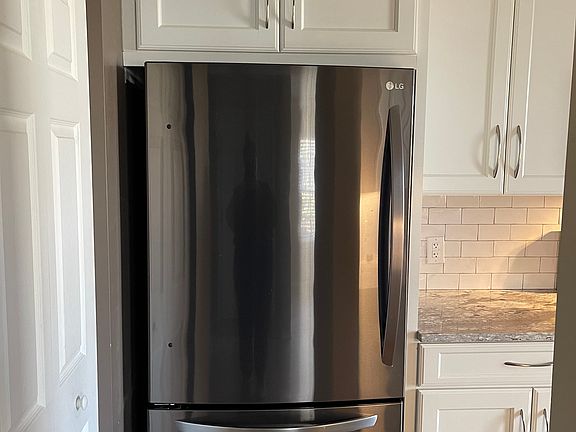 4th image of 139 N Aspen Ct