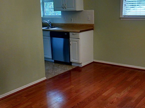 3rd image of 16560 SE 62nd St