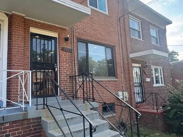 3525 Manorwood Dr, Hyattsville, MD 20782