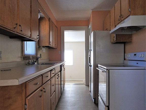 5th image of 601 E Grand Blvd