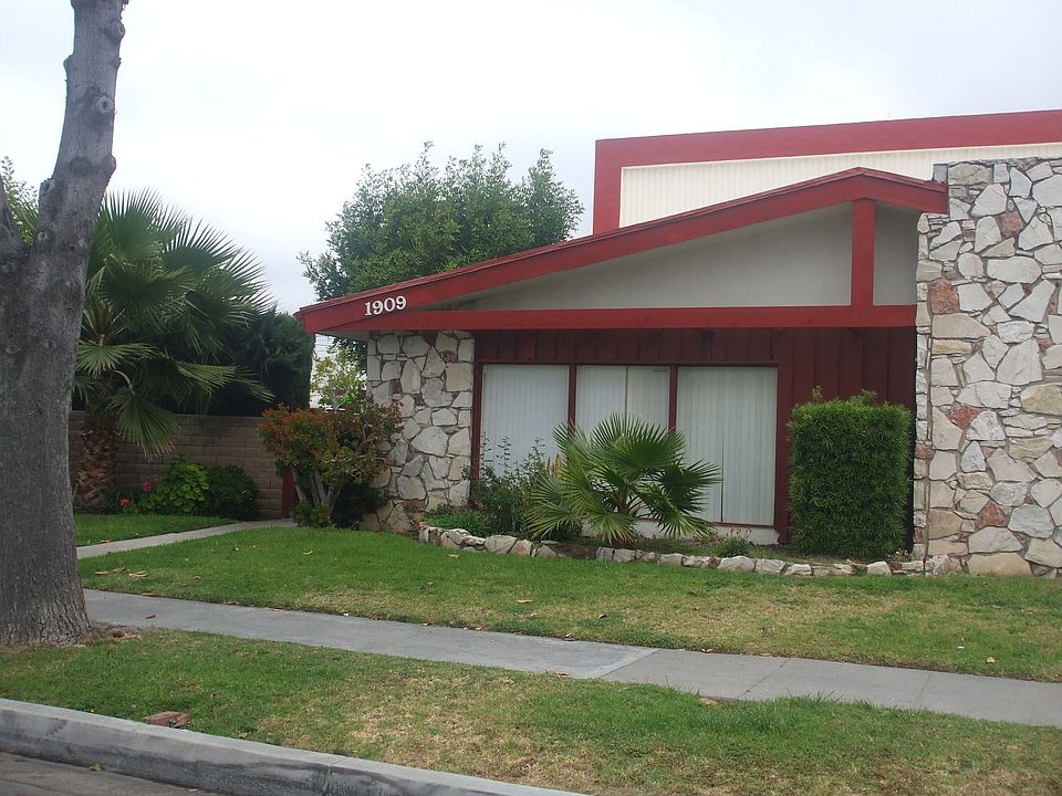 1st image of 1901 E Wilshire Ave APT 7