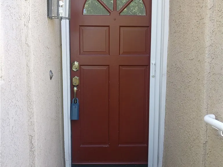 180 Greenmoor — Photo 13