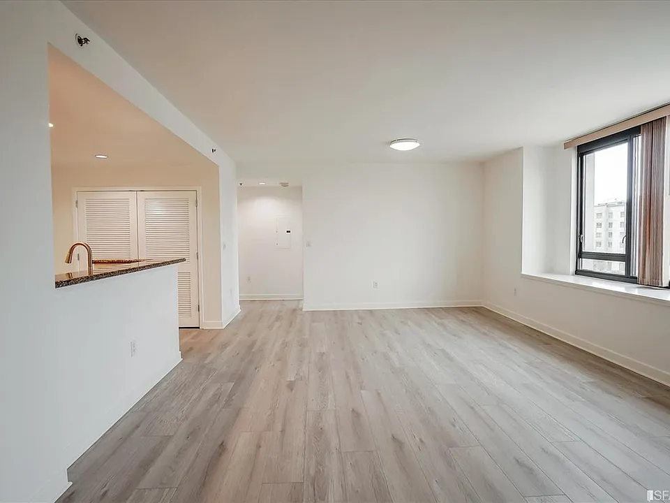 260 King St #5XX