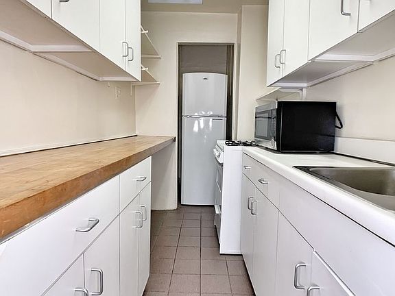 2nd image of 793 Lexington Ave APT 4