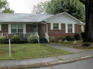 711 W Maple St, Benton, AR 72015