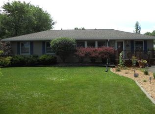 1433 Woodhill Rd, Burnsville, MN 55337