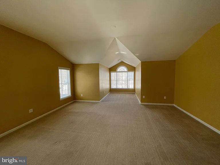 21330 Meadow Field Ct — Photo 37