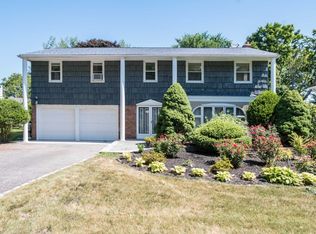 29 Sioux Dr, Commack, NY 11725