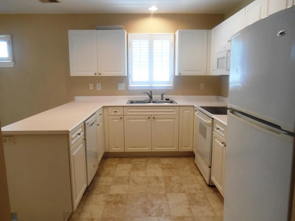 Building Photo - 4841 Habersham Ln