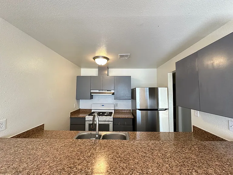 4000 Calle Paula — Photo 4