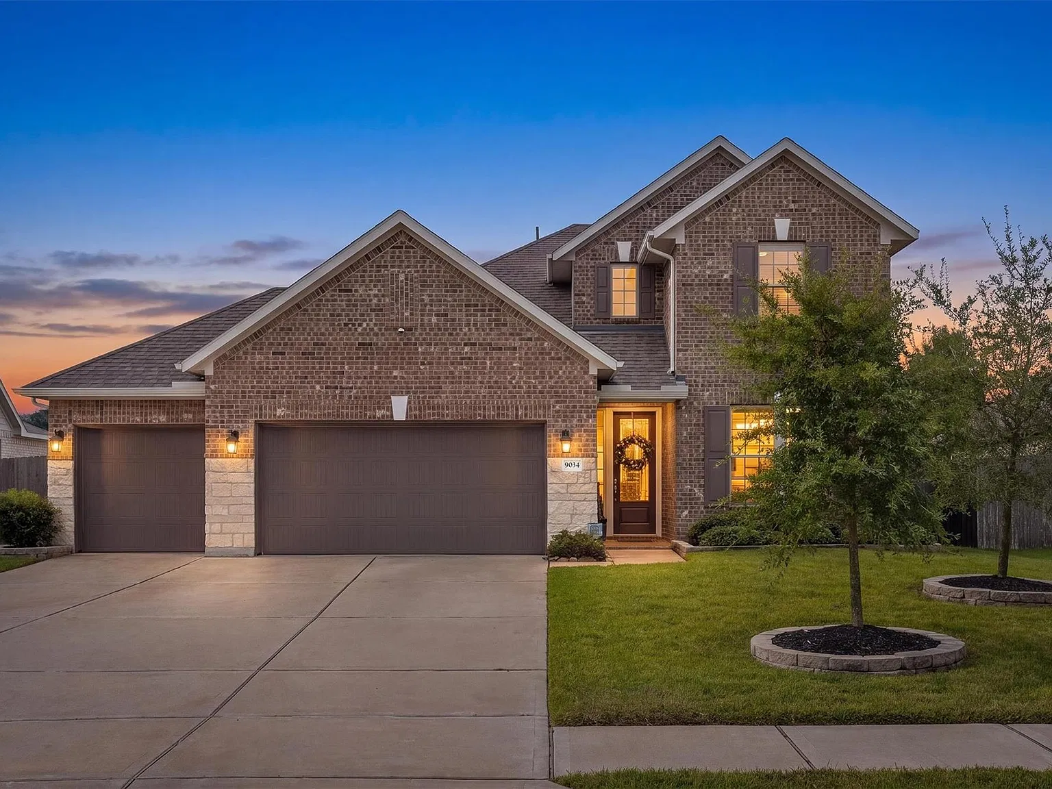 3 bed, 3.5 bath, 2909 sqft, $2,600 — Photo 1