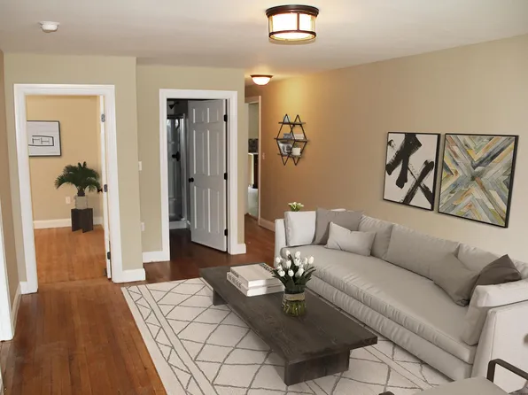 5825 Bartlett St, Pittsburgh, PA