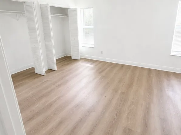 218 7th St APT 11, West Palm Beach, FL 33403