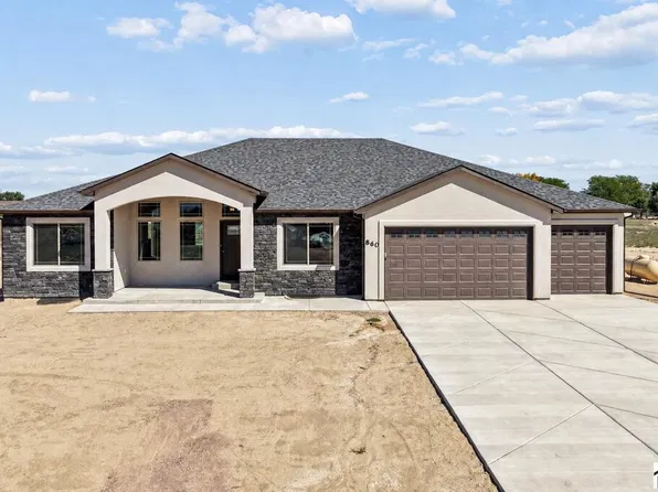 860 S McCulloch Ct, Pueblo West, CO 81007