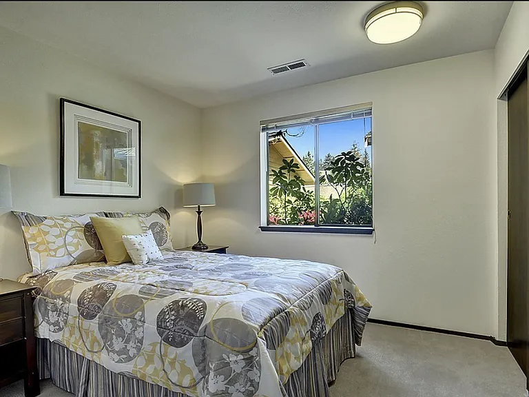 15908 Village Green Dr #B — Photo 13