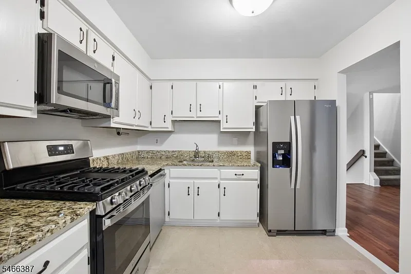 2 bed, 1.5 bath, 1804 sqft, $3,400 — Photo 4