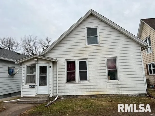 241 4th Ave N, Clinton, IA 52732
