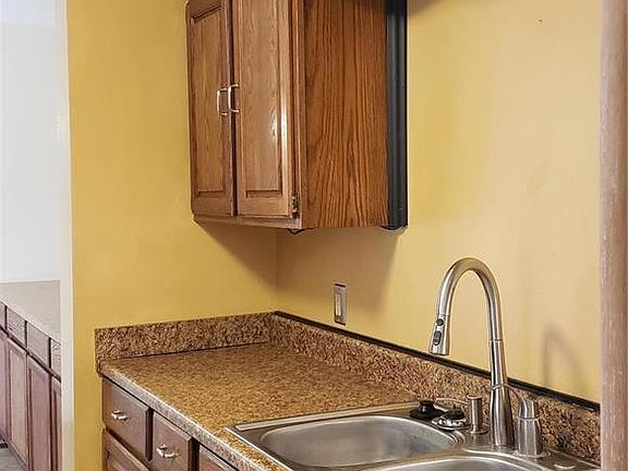 2nd image of 201 Watersedge Dr APT D